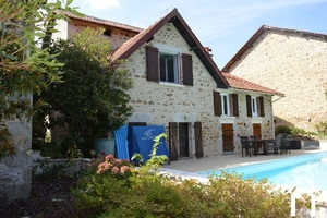 Maison, grange et piscine sur 9.144 m²